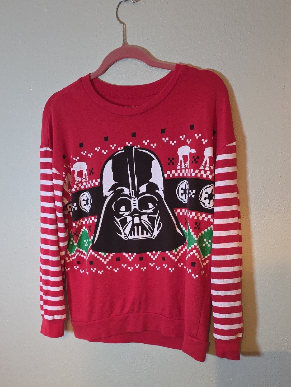 Star Wars Red Graphic Crewneck Sweatshirt Darth Vader Ugly Christmas M